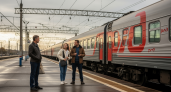 «Наглая пара из плацкарта требует поменяться местами с пассажиром СВ: что делать, если вас пытаются выселить из оплаченного купе»