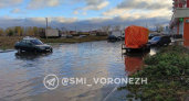 «Переплываем на автомобилях»: Черёмушки и улица Космонавтов превратились в озёра после ночного ливня